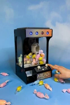 Typo Pencil Cases & Accessories Arcade Claw Machine -New Typo 1684239 01 3