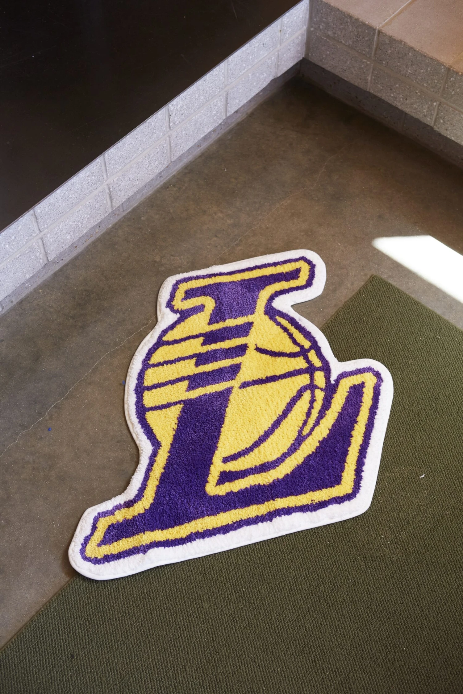 Typo Home NBA Lakers Floor Rug 2 Typo Home NBA Lakers Floor Rug - Image 2